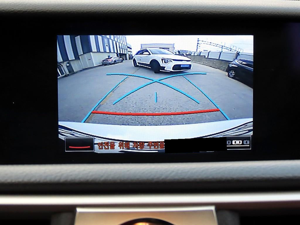 Lexus IS — photo 15