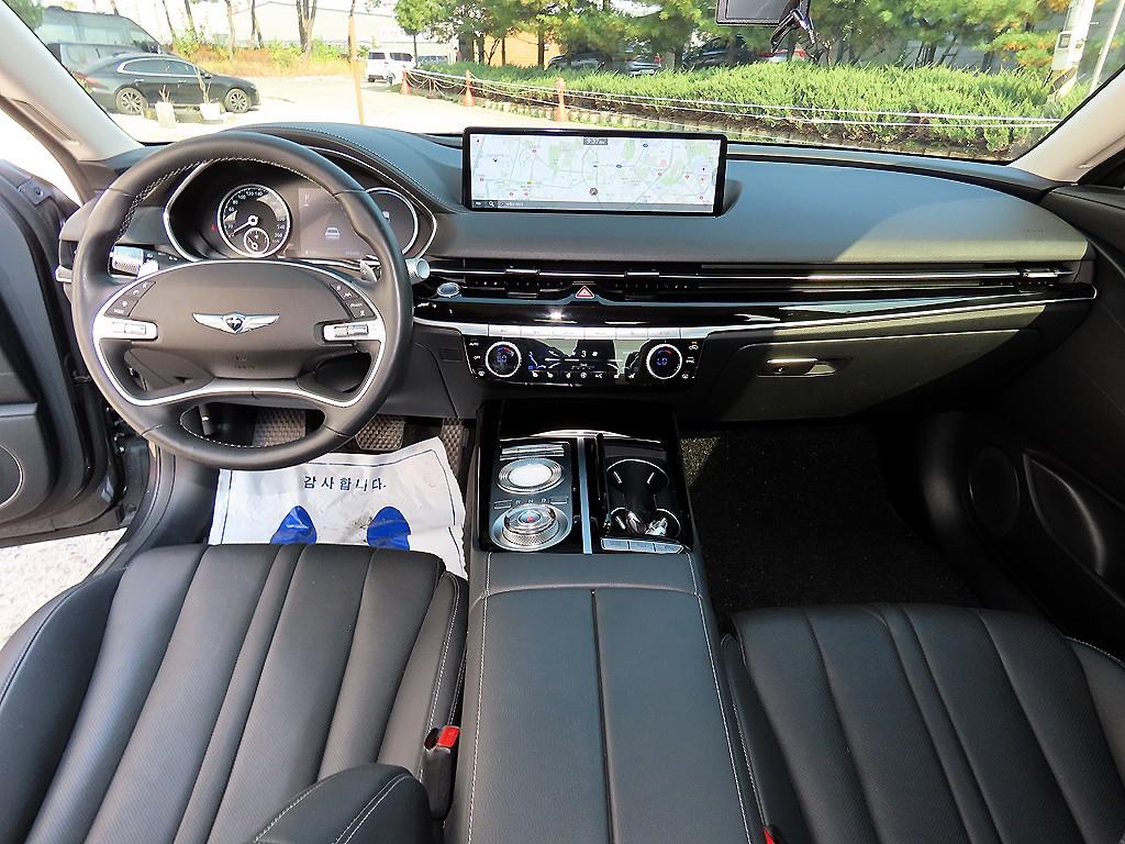 Genesis G80 — photo 07