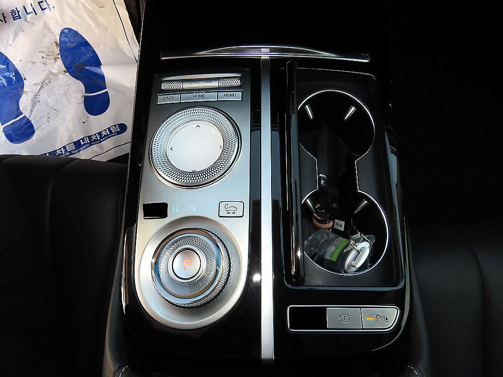 Genesis G80 — photo 10
