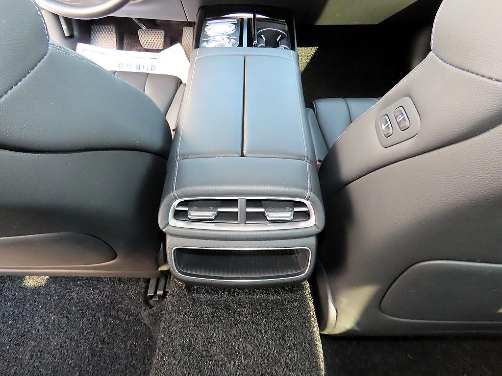 Genesis G80 — photo 15
