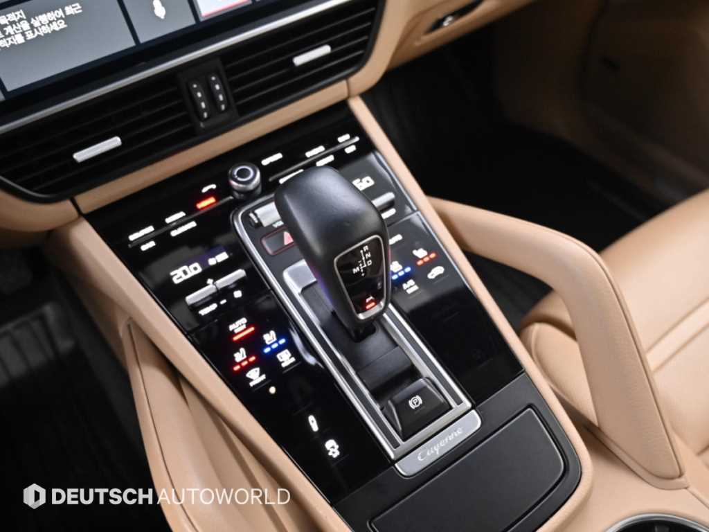 Porsche Cayenne — photo 09