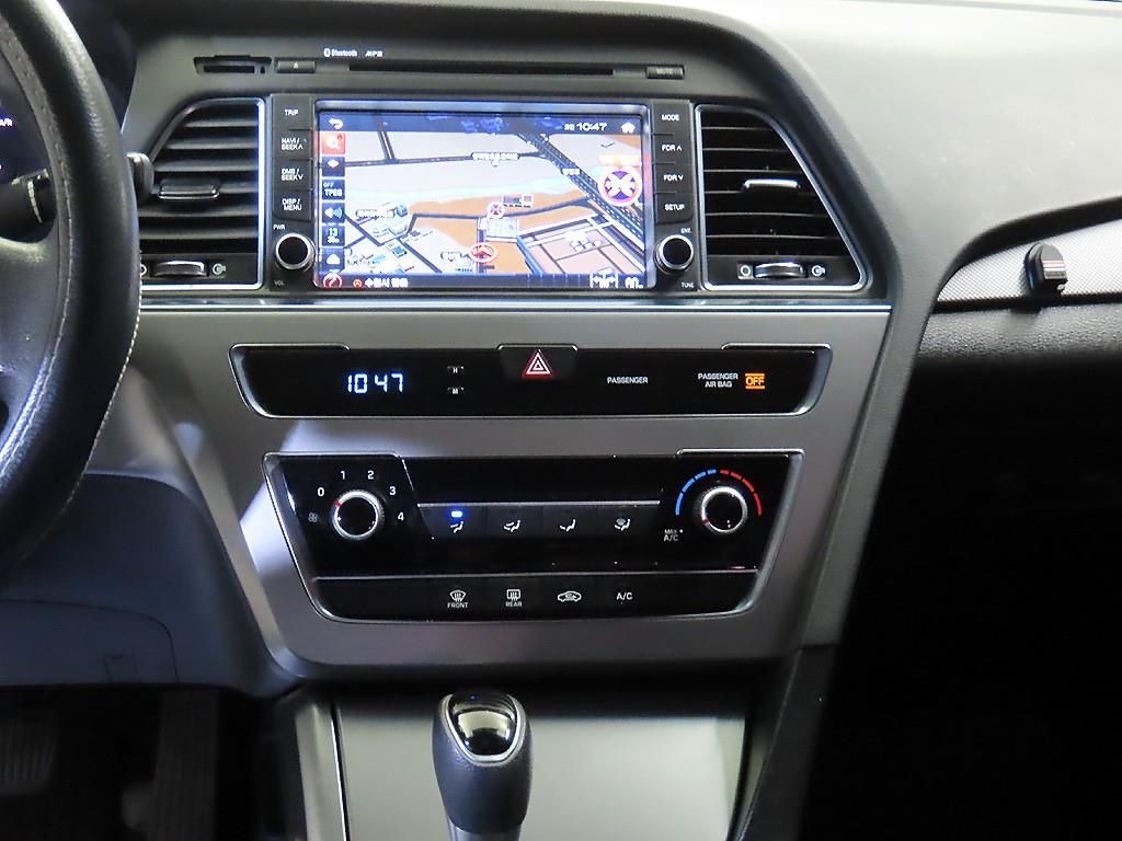Hyundai Sonata — photo 10