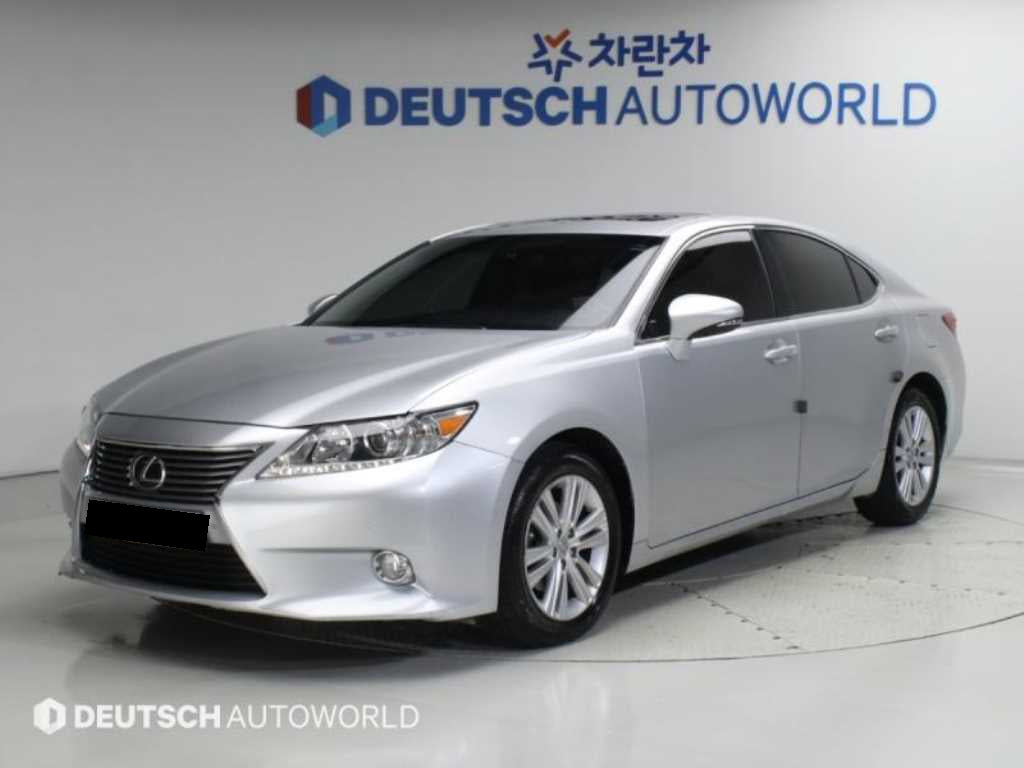 Lexus ES — photo 01