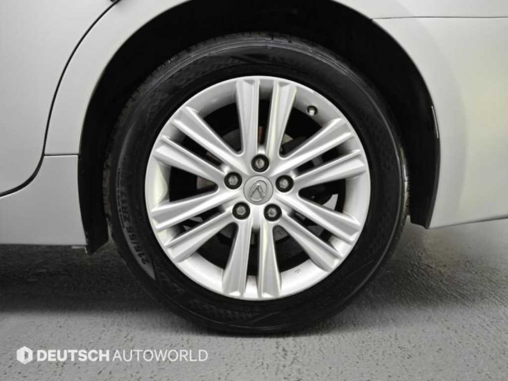 Lexus ES — photo 05
