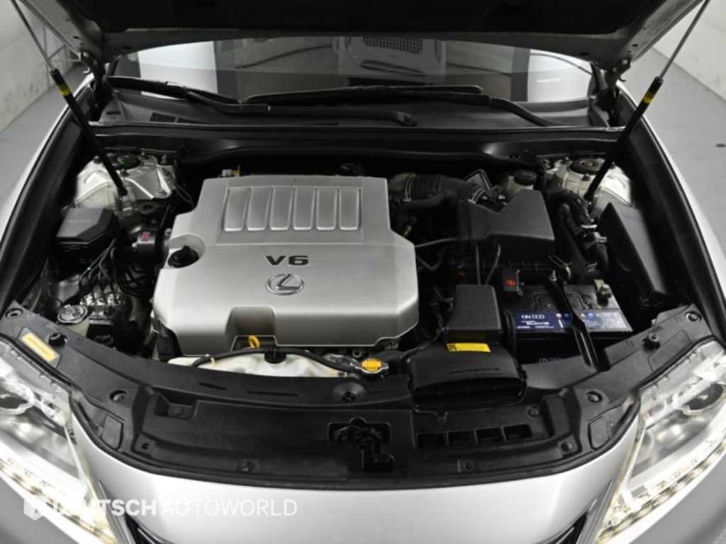 Lexus ES — photo 06