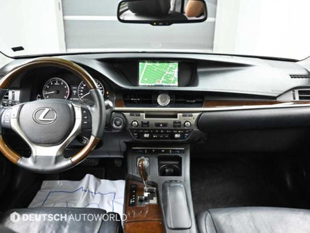 Lexus ES — photo 07