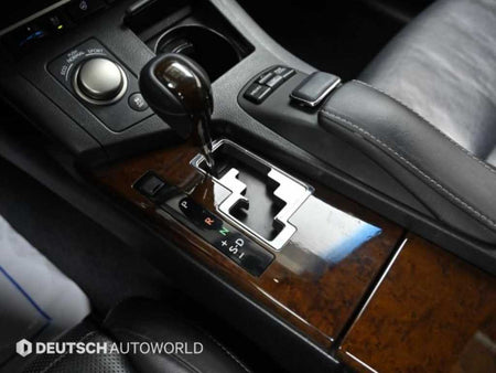 Lexus ES — photo 09