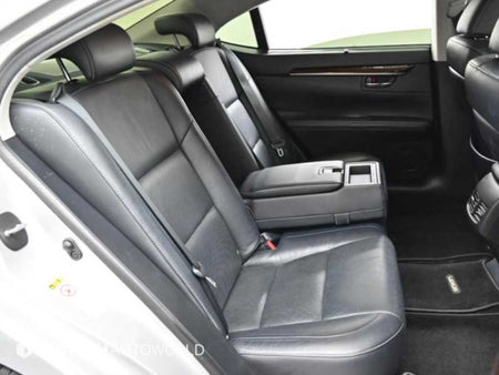 Lexus ES — photo 12