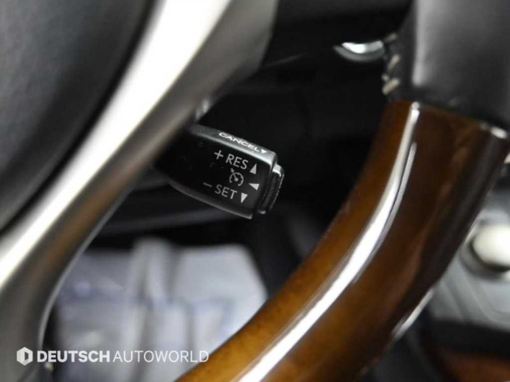 Lexus ES — photo 17