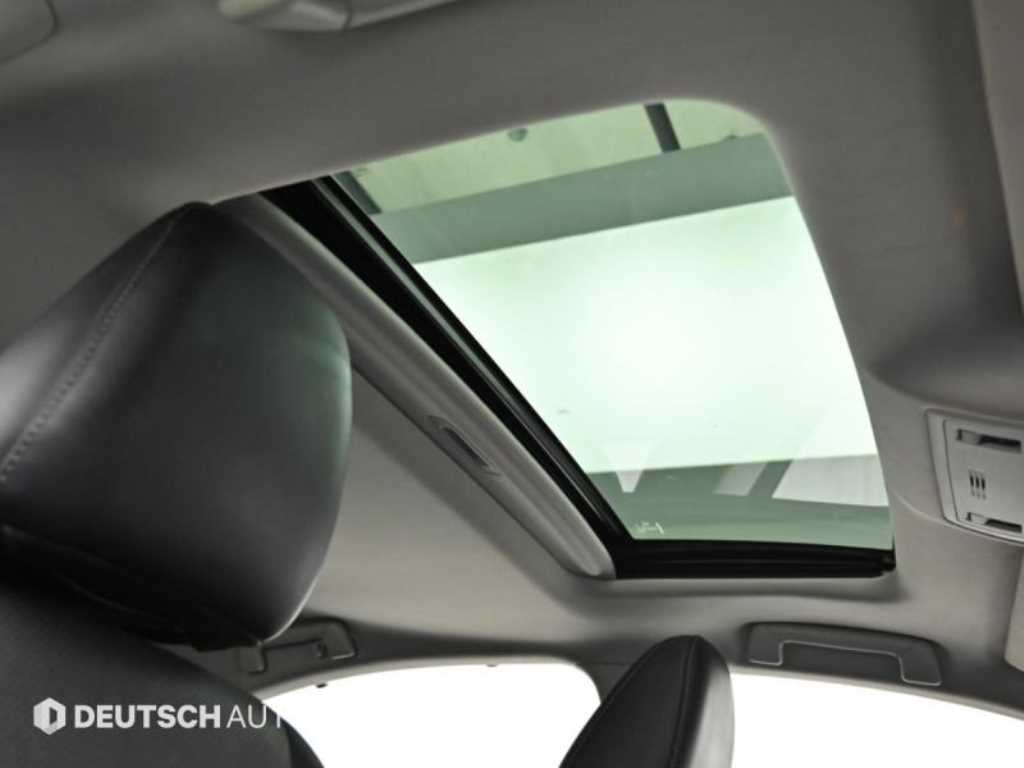 Lexus ES — photo 18