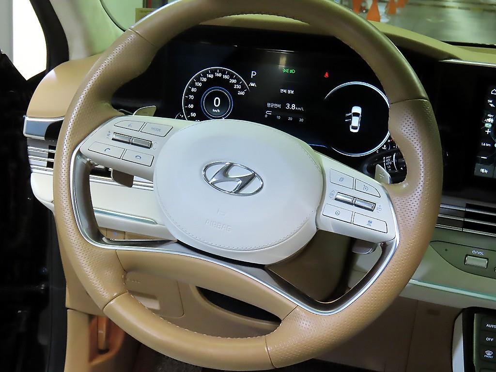 Hyundai Grandeur — photo 08