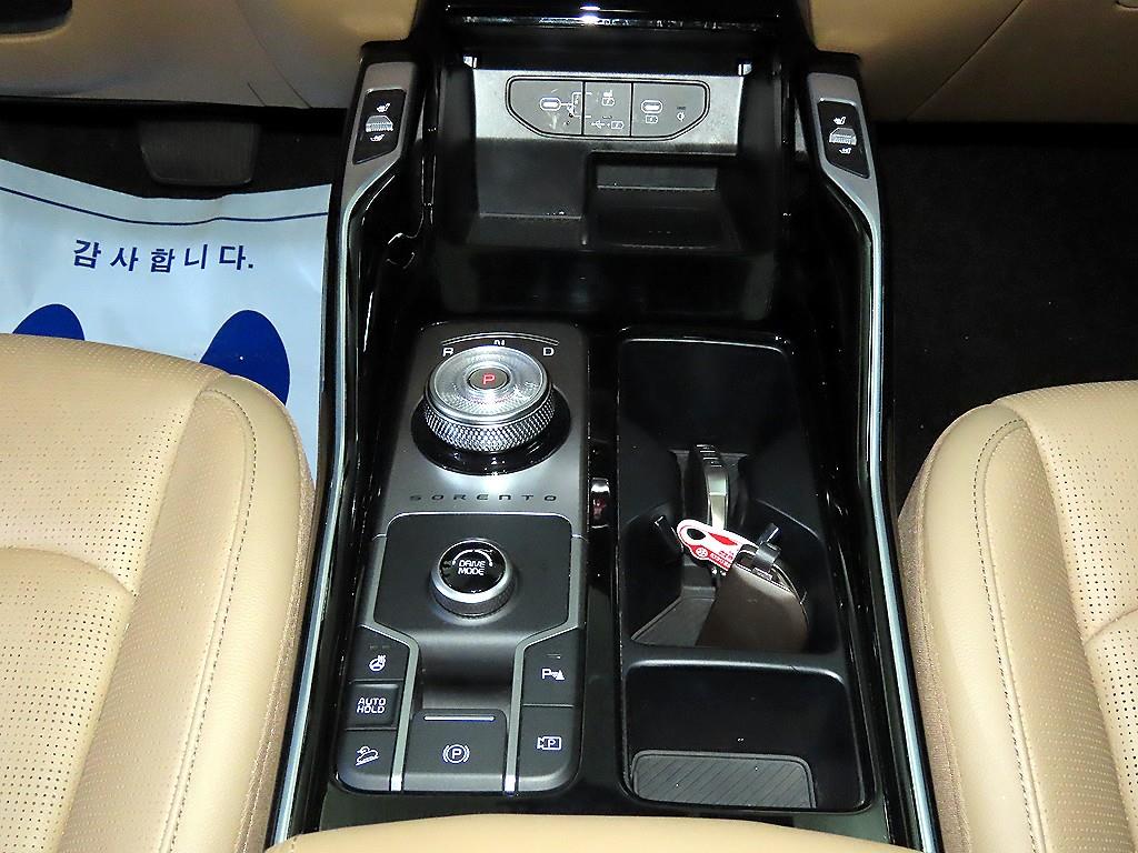 Kia Sorento — photo 12