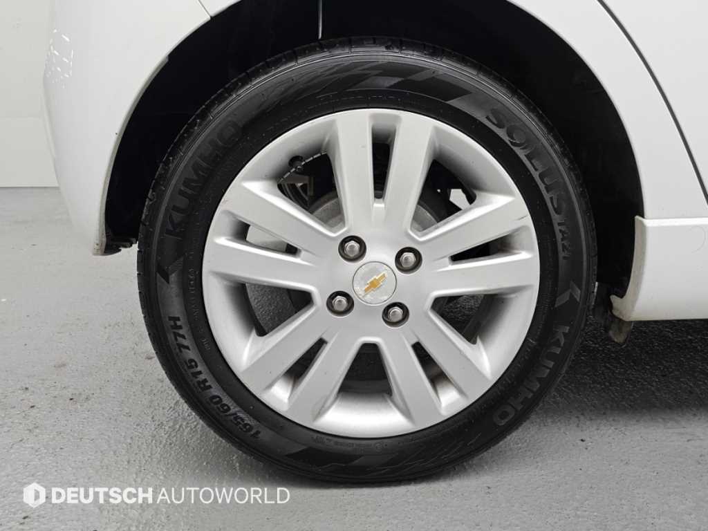 CHEVROLET Spark — photo 05