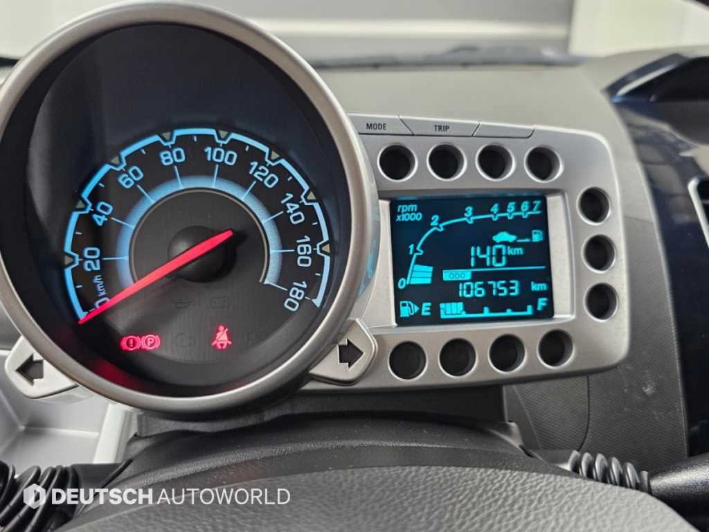 CHEVROLET Spark — photo 08