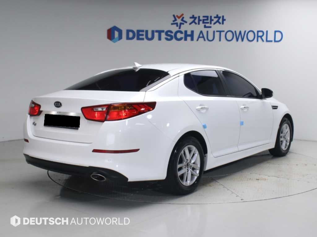Kia K5 — photo 02