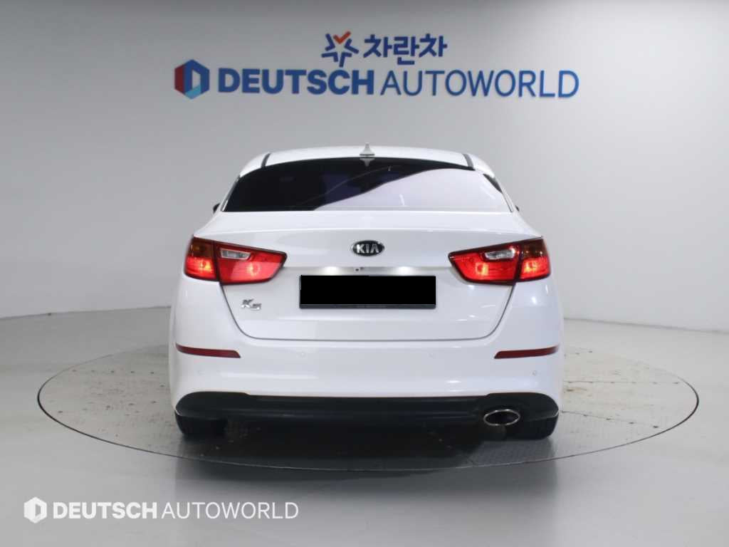 Kia K5 — photo 04