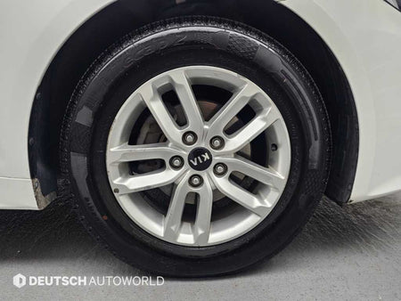 Kia K5 — photo 05