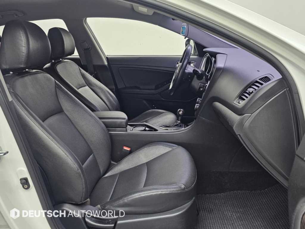 Kia K5 — photo 10
