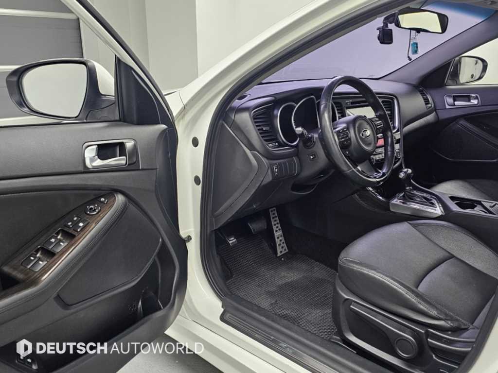 Kia K5 — photo 11