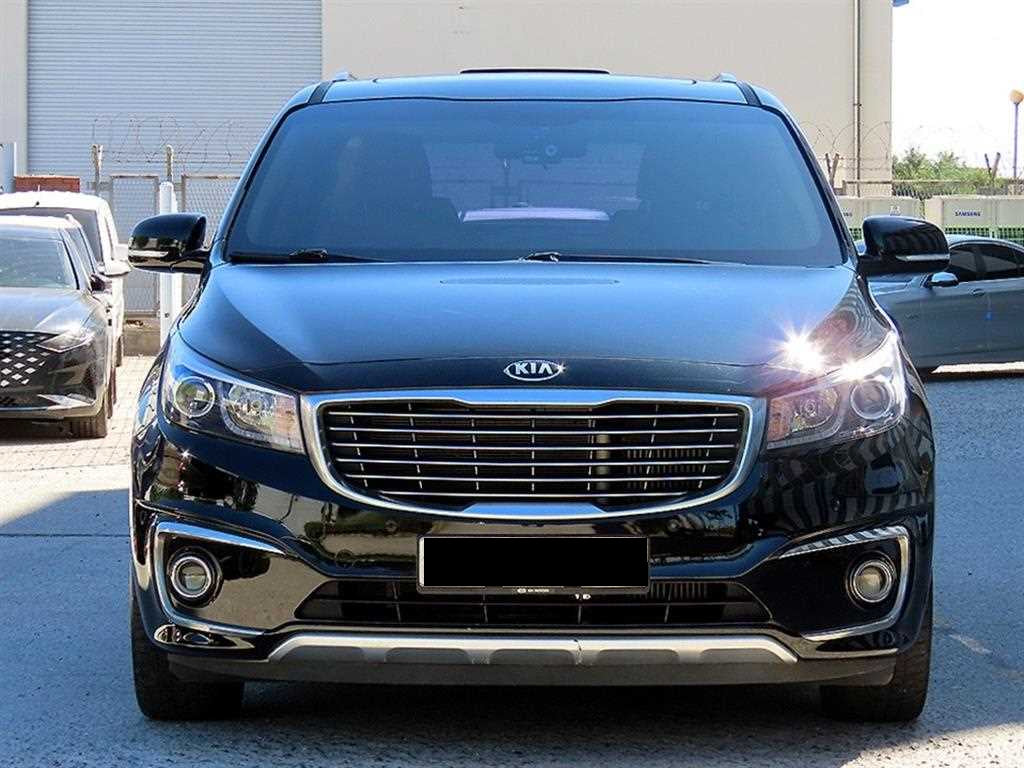 Kia Carnival — photo 01
