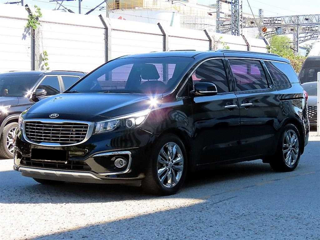Kia Carnival — photo 02