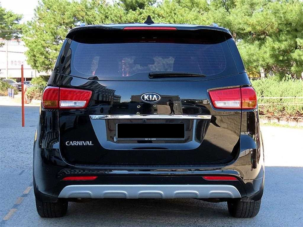 Kia Carnival — photo 04