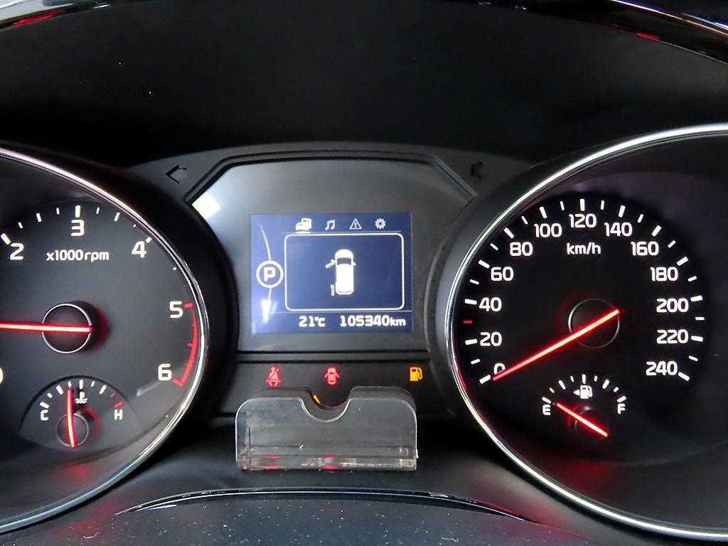 Kia Carnival — photo 10