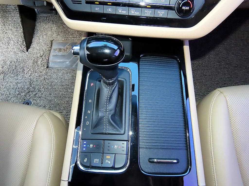 Kia Carnival — photo 11