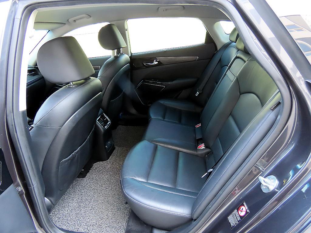Kia K7 — photo 06