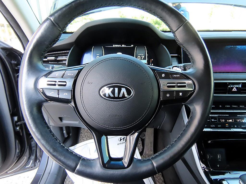 Kia K7 — photo 08