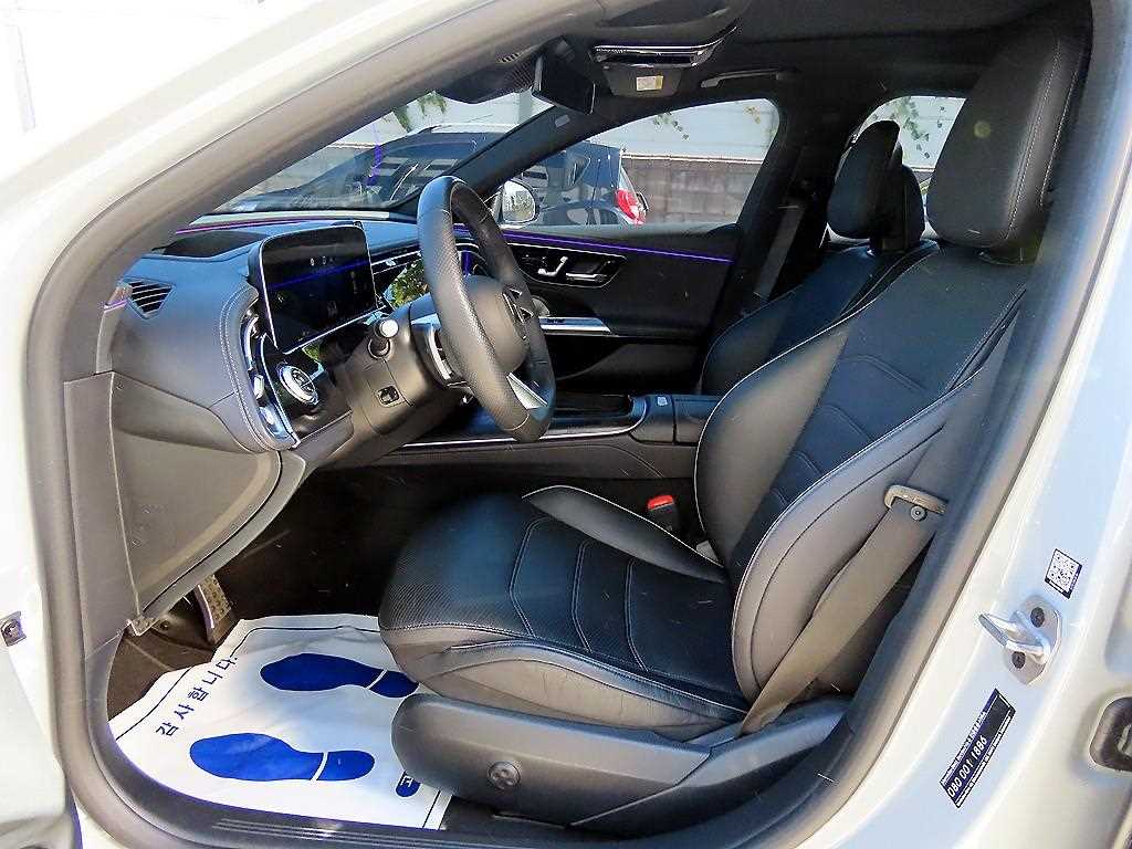 Mercedes-Benz E-Class — photo 05