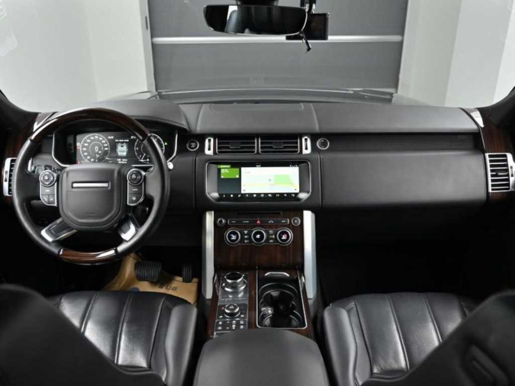 Land Rover Range Rover — photo 12