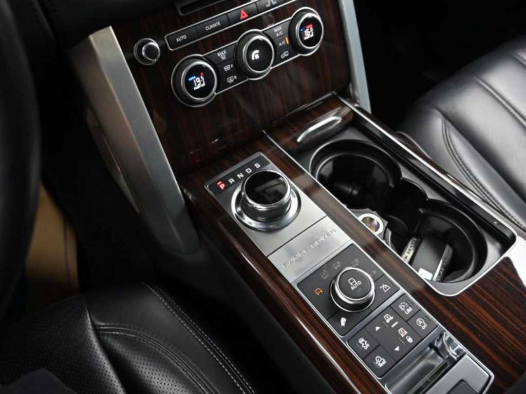 Land Rover Range Rover — photo 13