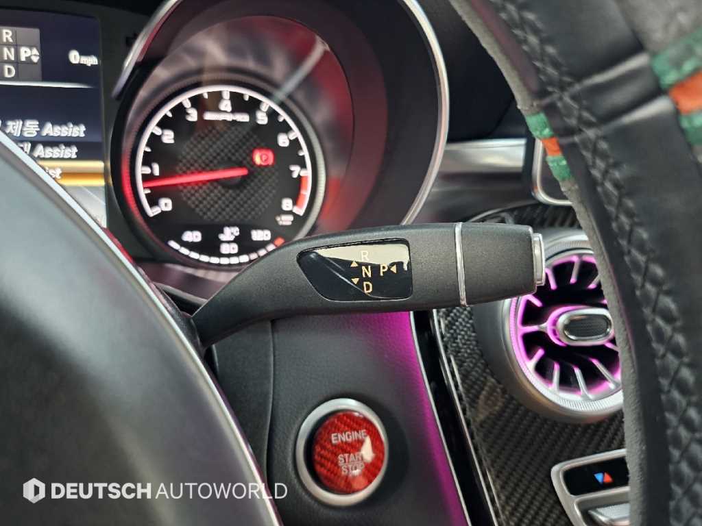 Mercedes-Benz C-Class — photo 09