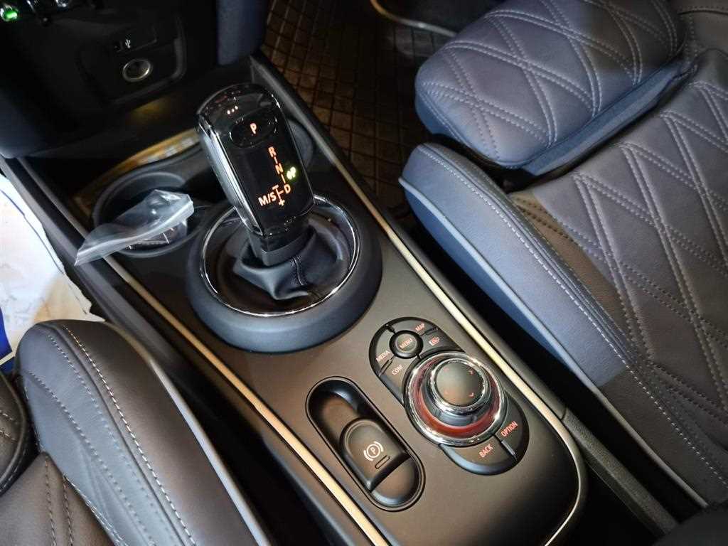 Mini Countryman — photo 11