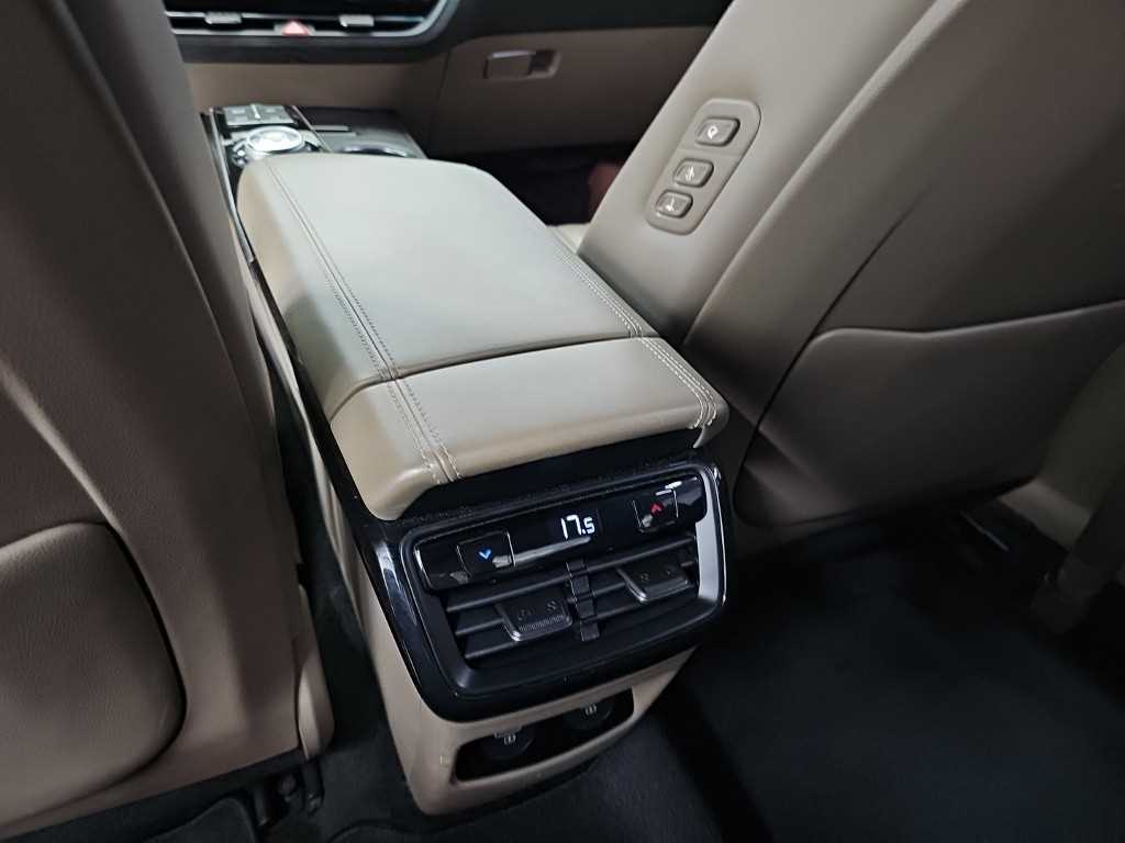 Kia K8 — photo 13