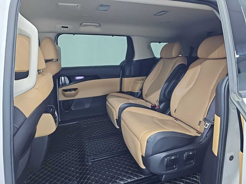 Kia Carnival — photo 12