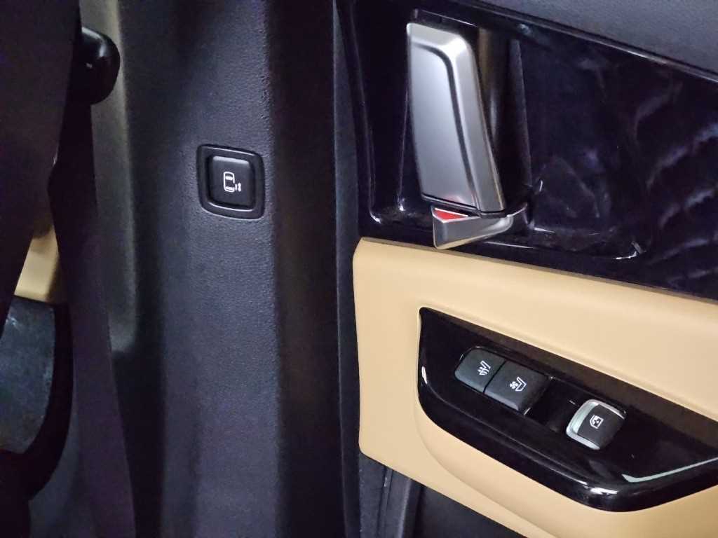 Kia Carnival — photo 14