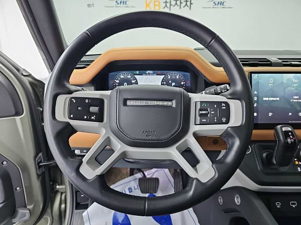 Land Rover Defender — photo 09