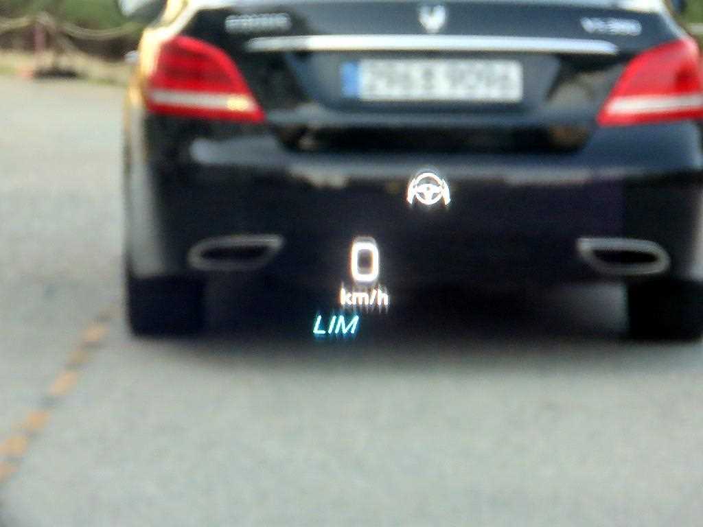 Mercedes-Benz S-Class — photo 10