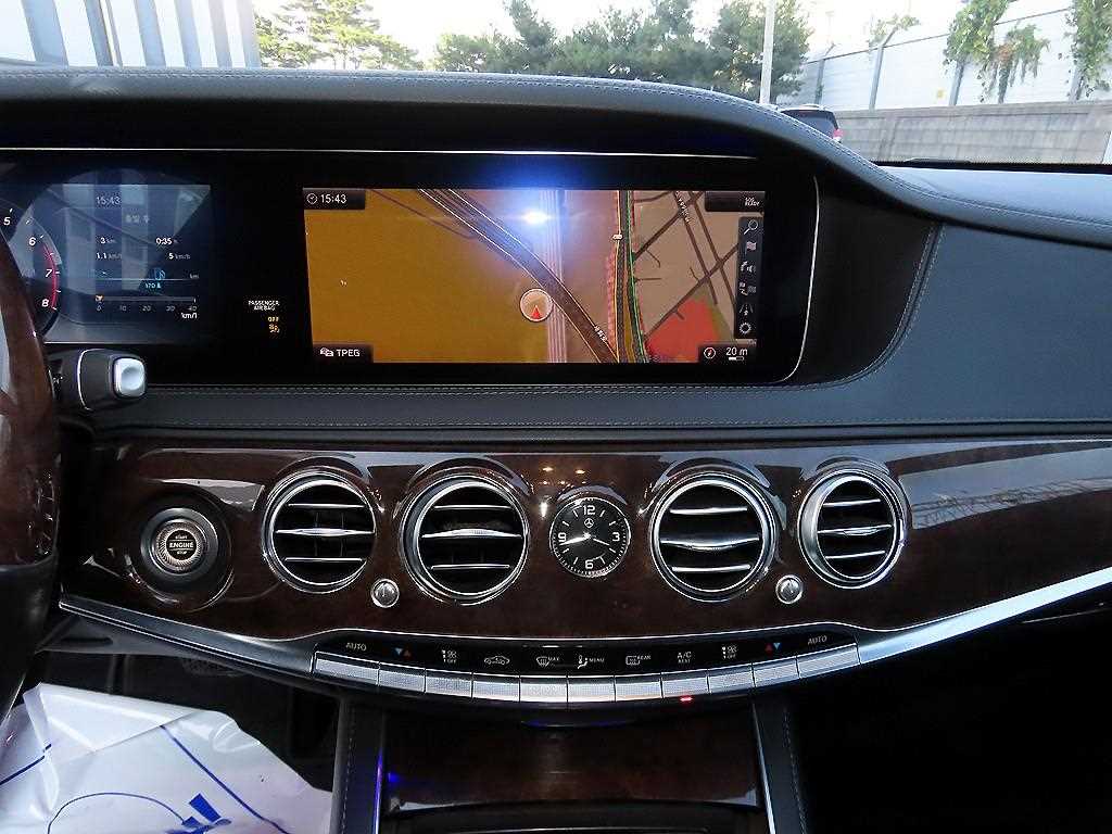 Mercedes-Benz S-Class — photo 13