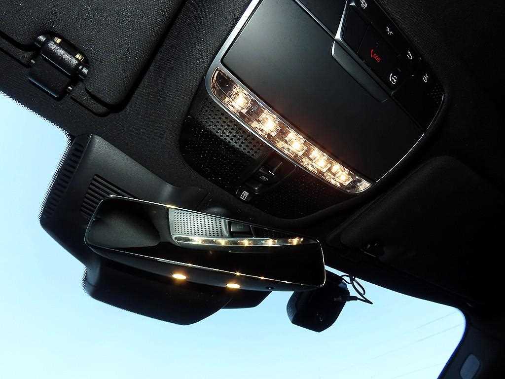 Mercedes-Benz S-Class — photo 14