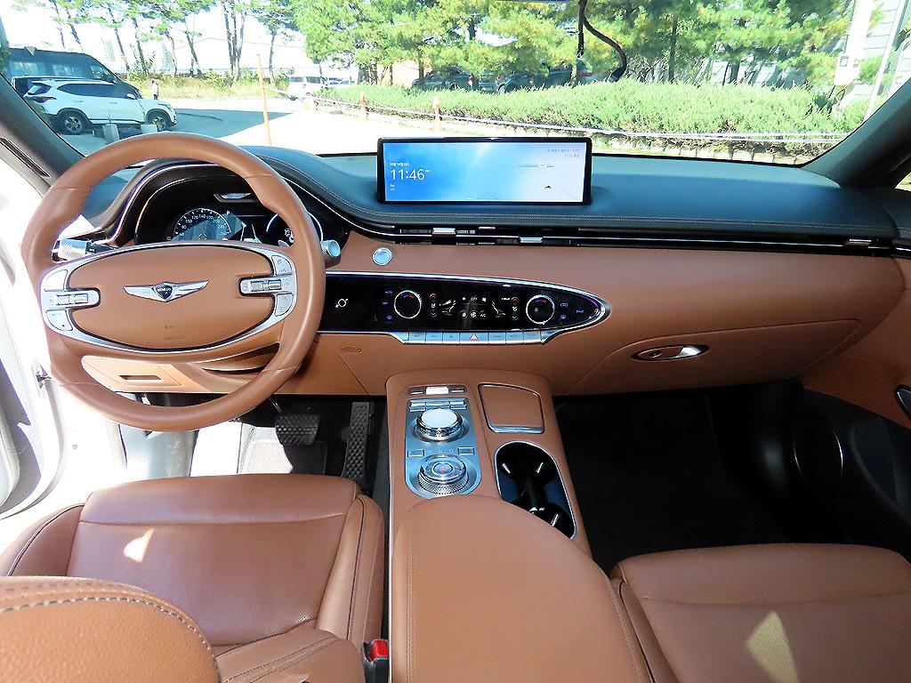 Genesis GV70 — photo 07