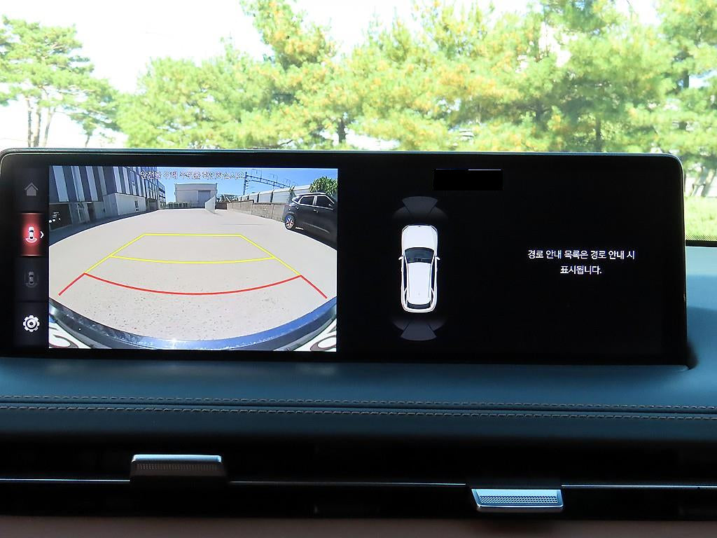 Genesis GV70 — photo 14