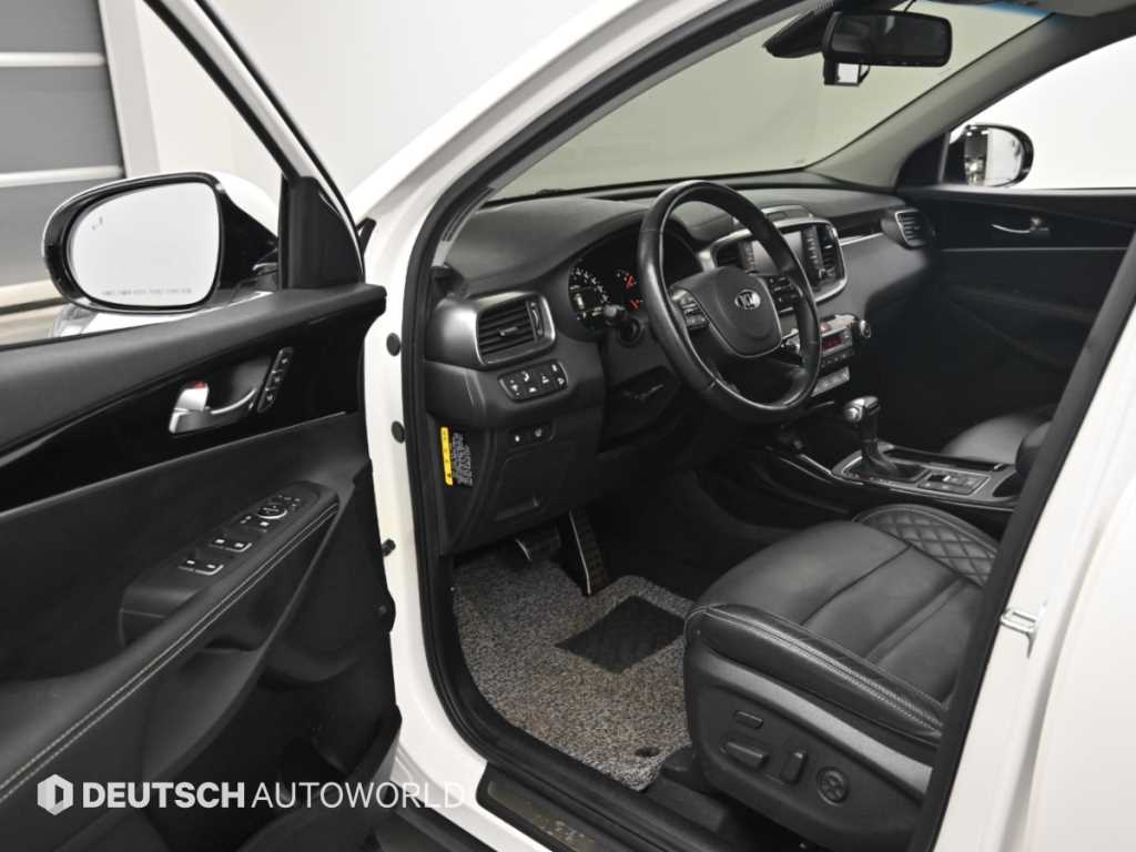 Kia Sorento — photo 11
