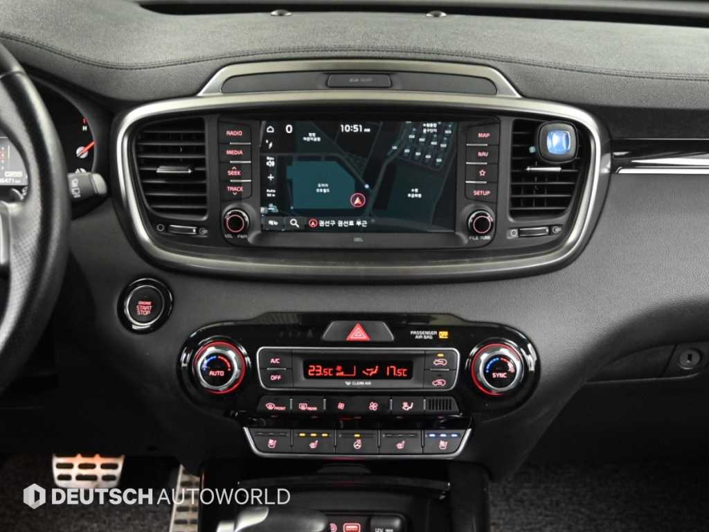 Kia Sorento — photo 14