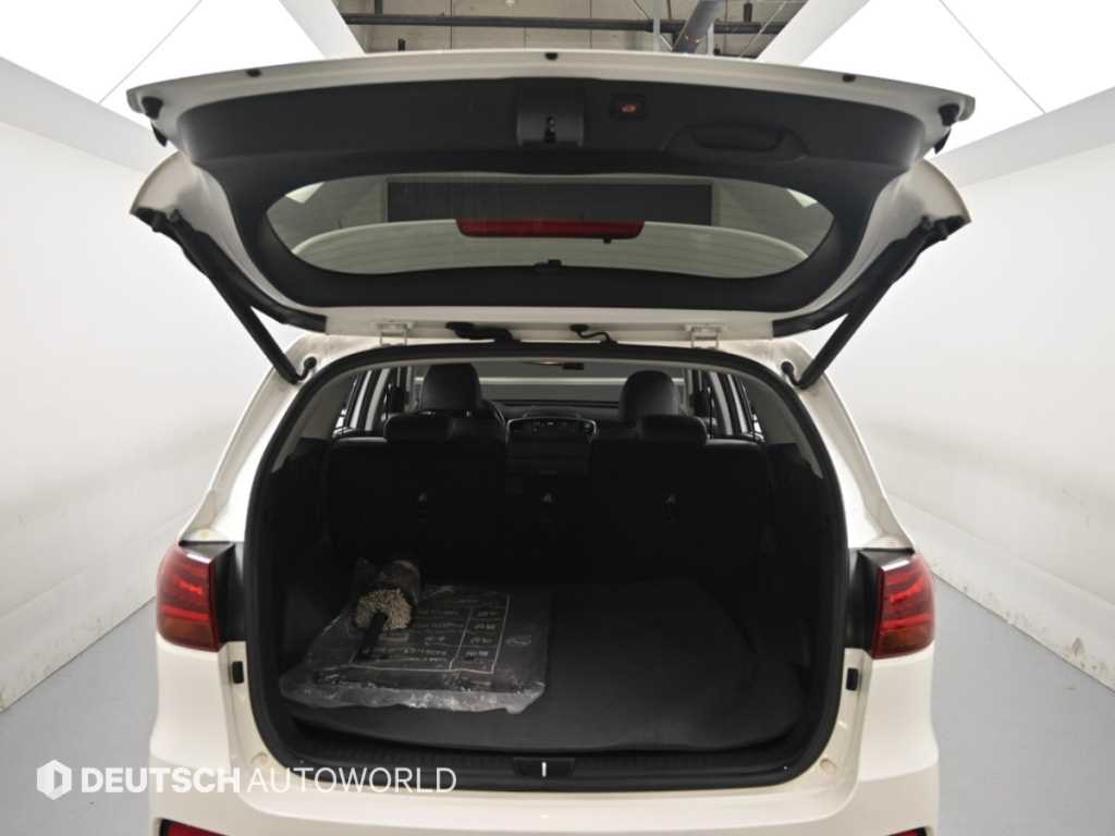 Kia Sorento — photo 19