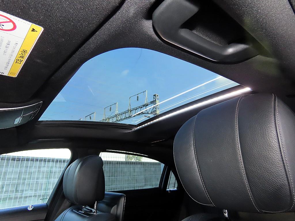 Mercedes-Benz S-Class — photo 16