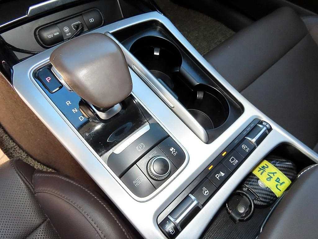 Kia Stinger — photo 11