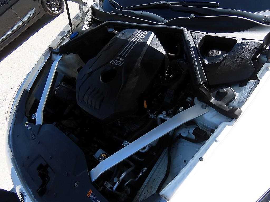 Kia Stinger — photo 18
